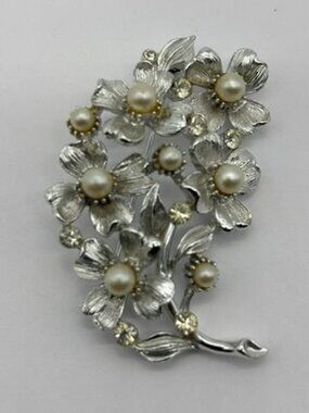 Vintage Lisner Flower Brooch Pin Silver-Tone Rhinestones and Faux Pearls, Signed